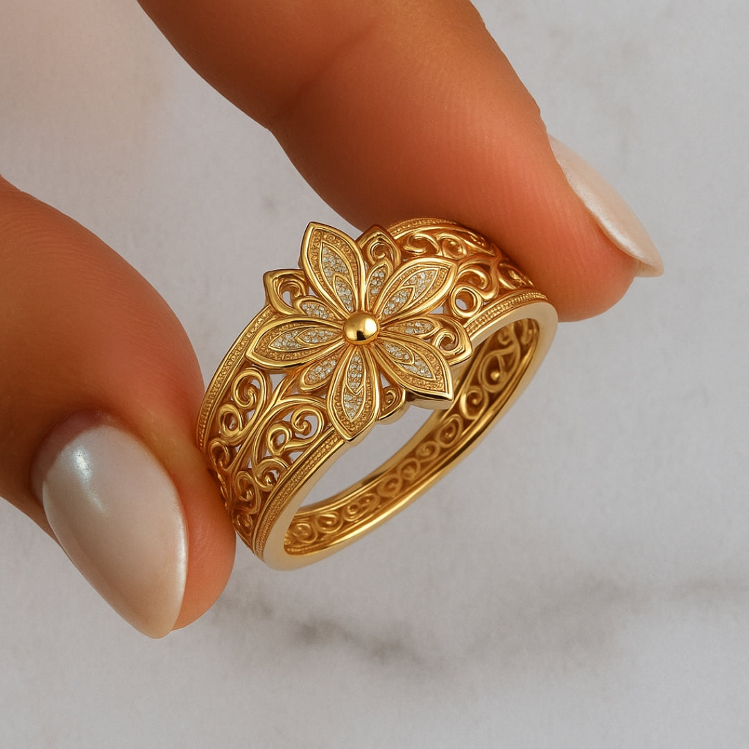 Vintage Flower Zirconia Gold Ring