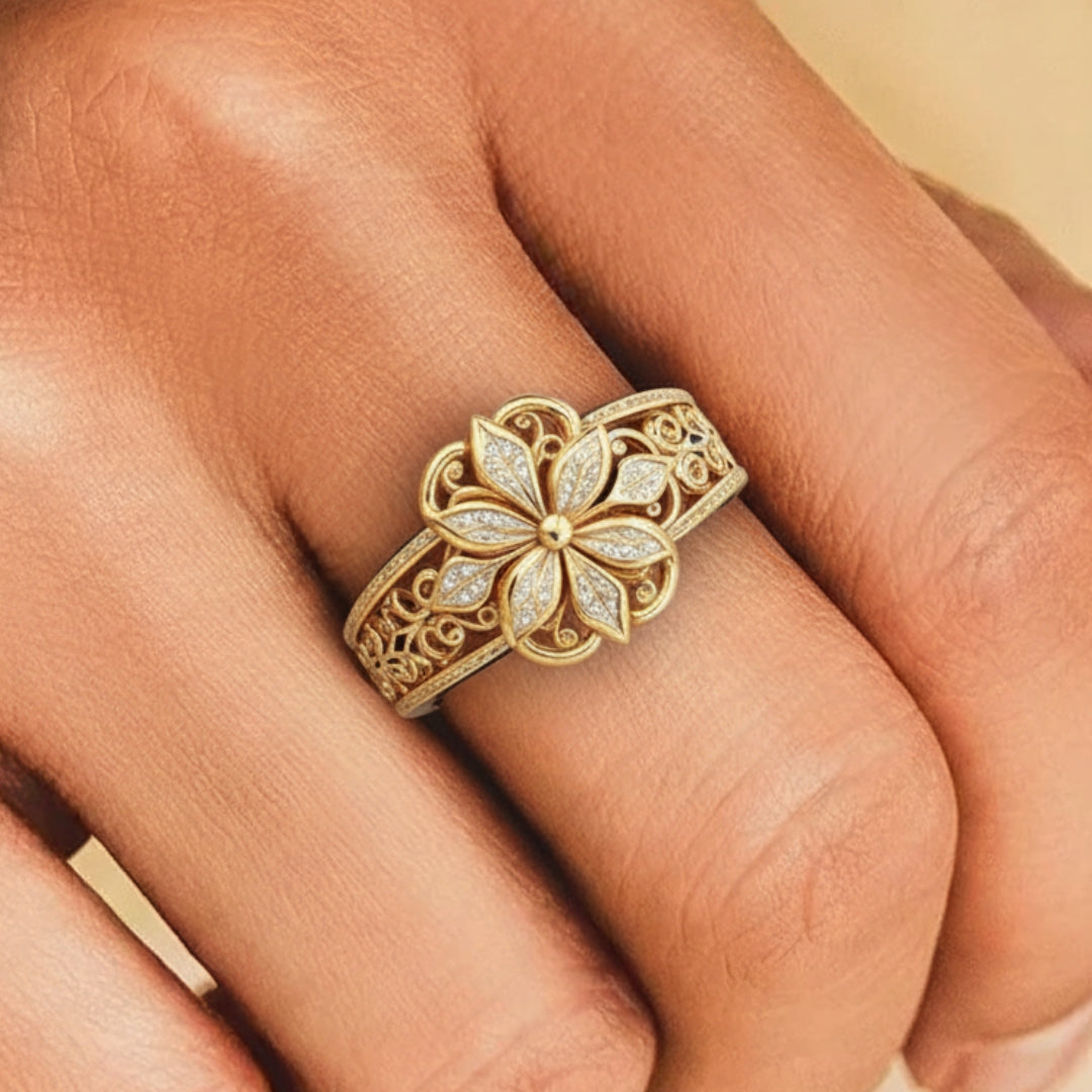 Vintage Flower Zirconia Gold Ring