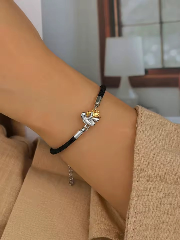 Evelyn & James | Hug Bracelet (Dog)