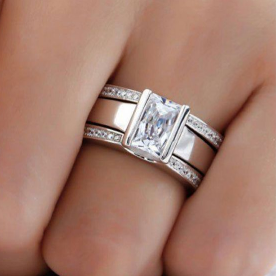 Elegant Vintage Glass Inlay Ring